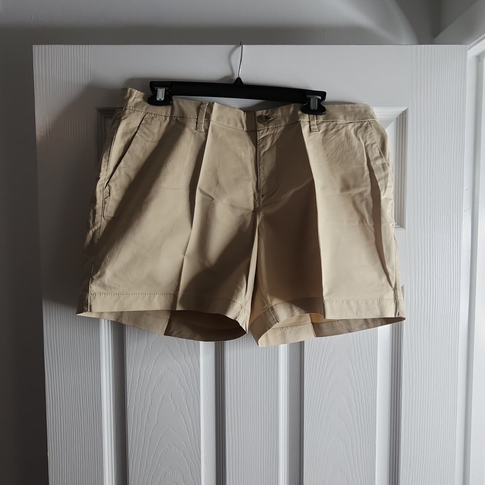 Old Navy Women's Tan Flat Front Shorts